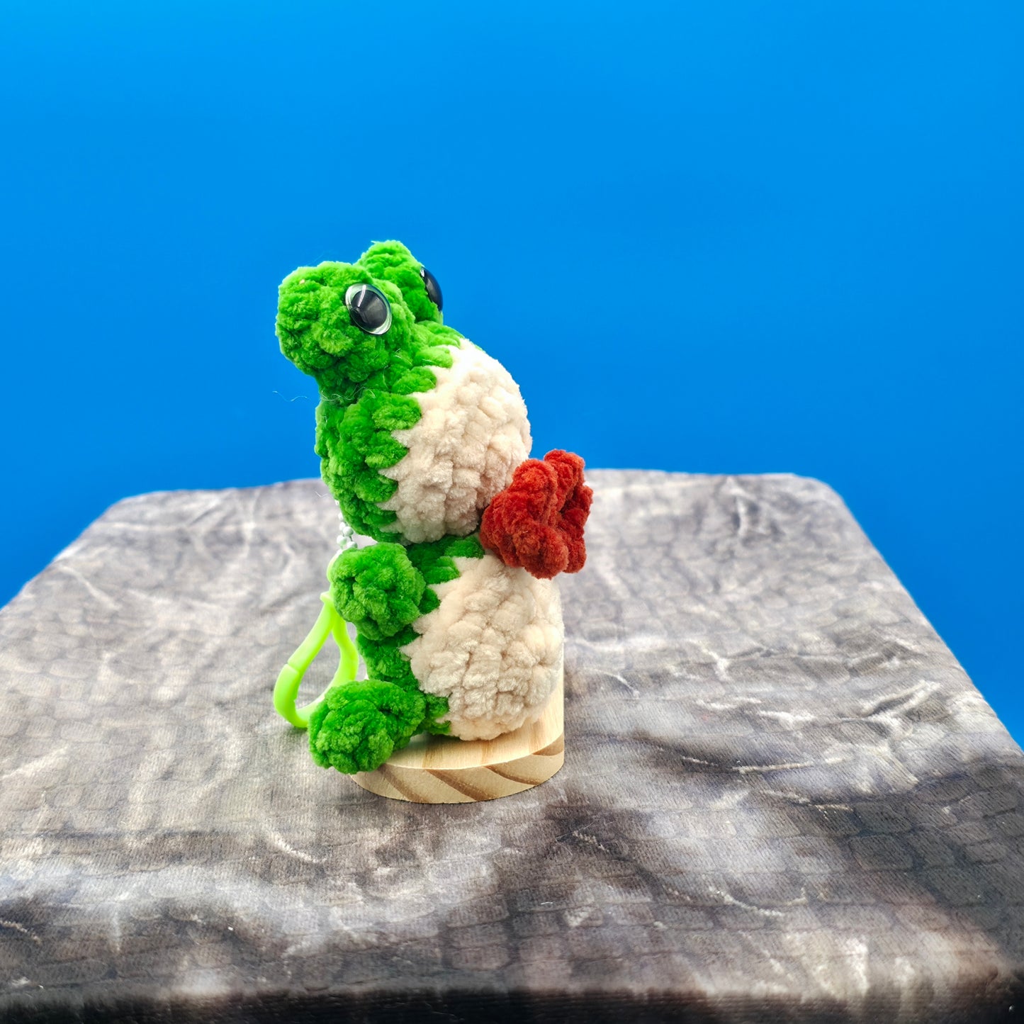 Frog with a bow